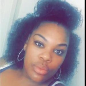 Meet your Posher, Antionette